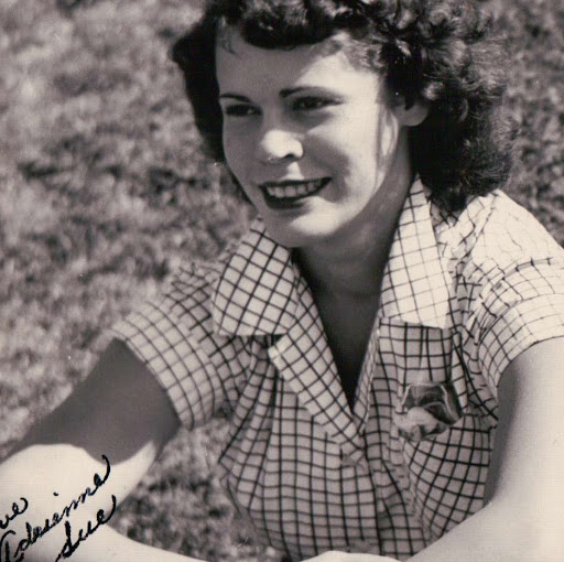 Adrienne Robinson Photo 38