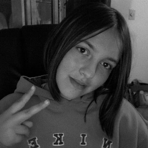 Jade Short Photo 6