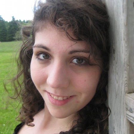 Danielle Lockhart Photo 35