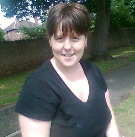 Julie Clifton Photo 8