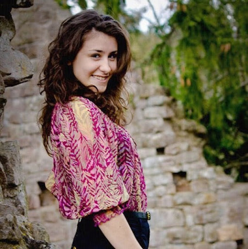 Julia Walker Photo 29