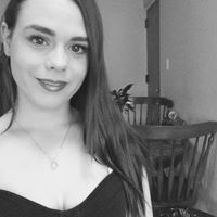 Alexandra Robins Photo 21
