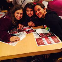 Kim Schneider Photo 39
