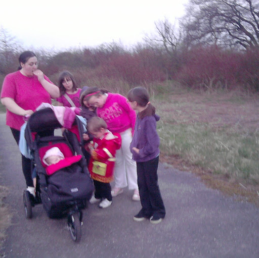 Lynne King Photo 35