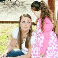 Emily Carson Photo 13