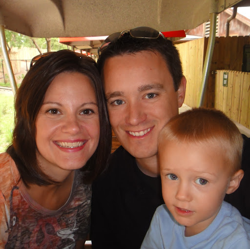 Amy Jones Photo 30