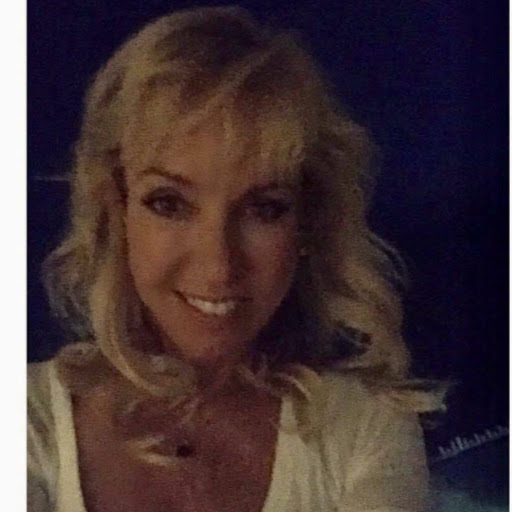 Lisa Sands Photo 19
