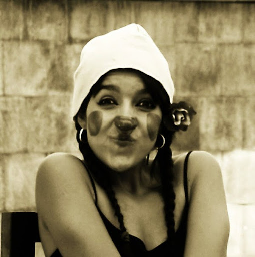 Amy Medeiros Photo 24