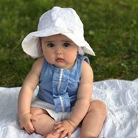 Emily Hall Photo 40