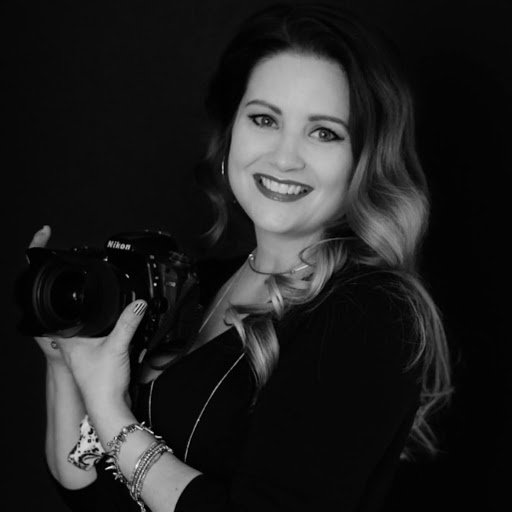 Elizabeth Snyder Photo 26