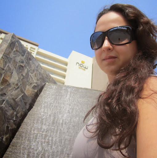 Elizabeth Roque Photo 11