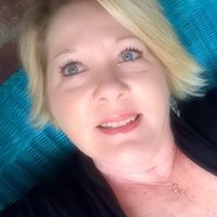 Suzanne Franks Photo 17