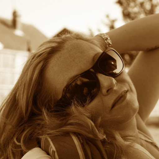 Alison Forbes Photo 5
