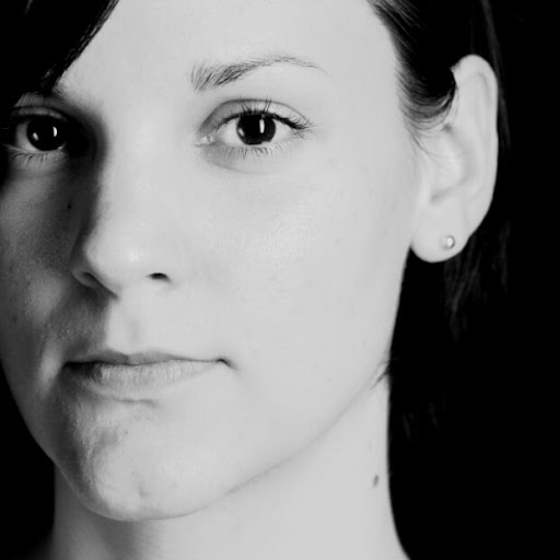 Jennifer Hoffmann Photo 24