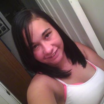 Nicole Lowery Photo 29