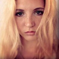 Sasha Thompson Photo 38