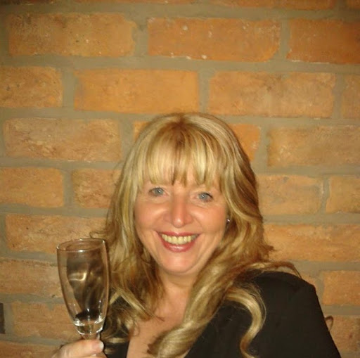 Annie Macdonald Photo 34