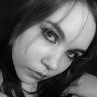 Elizabeth Crabtree Photo 27