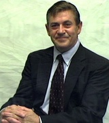 Robert Holmes Photo 14