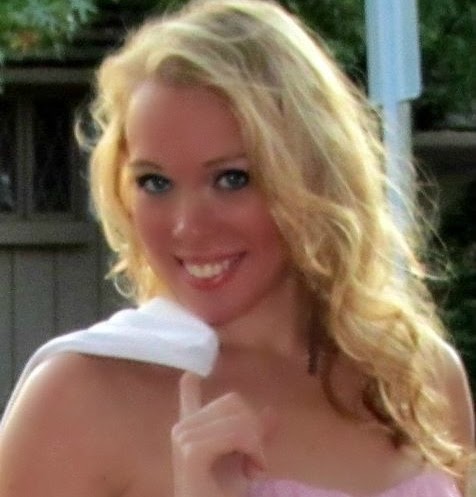 Amy Burnett Photo 48