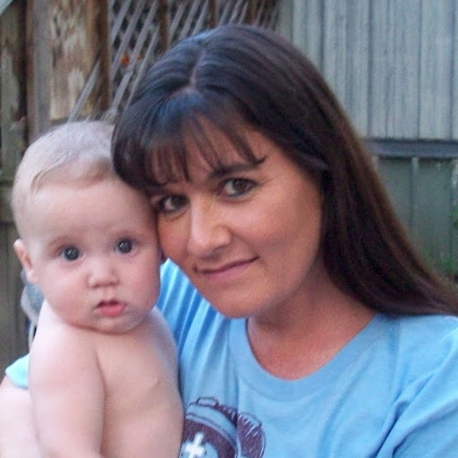 Julie Vance Photo 32