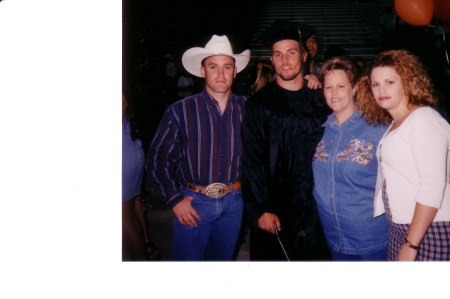 Karen Barnes Photo 34
