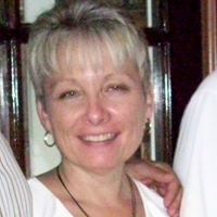 Julie Lyon Photo 34