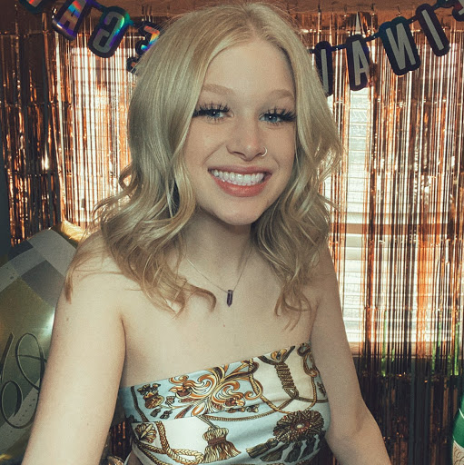 Brooklyn Martin Photo 6