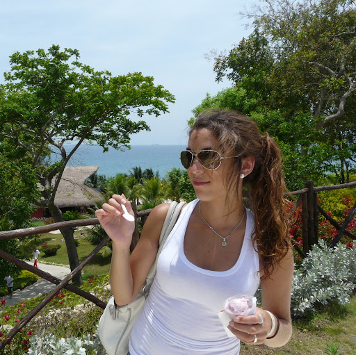 Valerie Godoy Photo 10