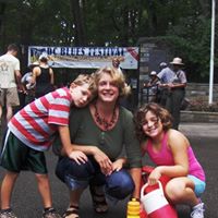Julia Briggs Photo 13