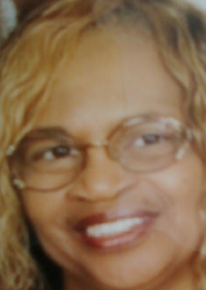 Jacqueline Reynolds Photo 16