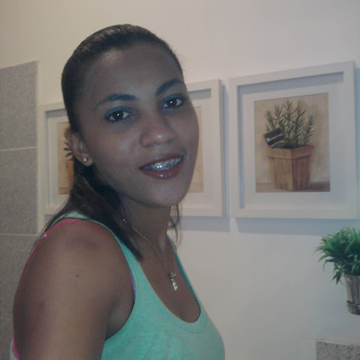 Izabel Gomes Photo 26