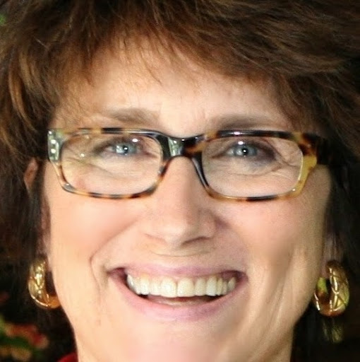 Joan Lucas Photo 26