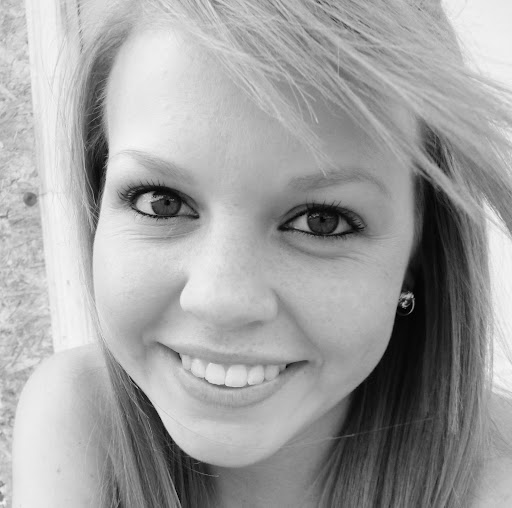 Nicole Collins Photo 13