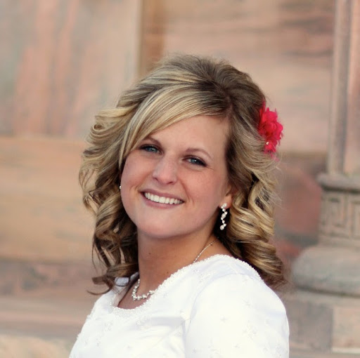 Anna Larson Photo 49