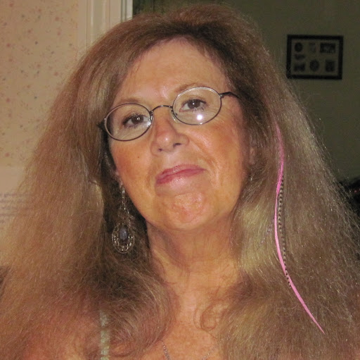 Alicia Holmes Photo 45