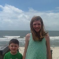 Laura Posey Photo 14