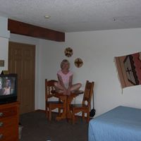 Alice Mckinney Photo 4
