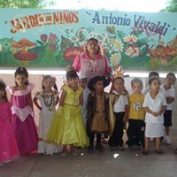 Myrna Flores Photo 28