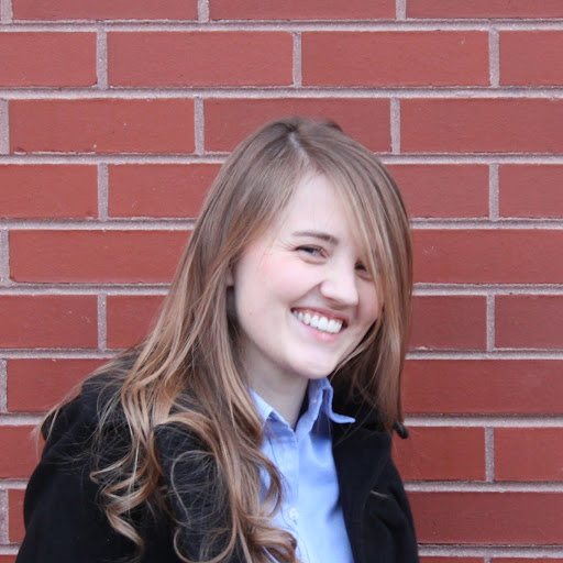 Julia Carlson Photo 15