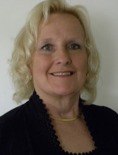 Sandra Bond Photo 14