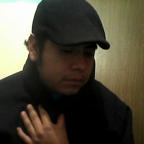 Roberto Flores Photo 11