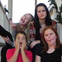 Lauren Sharpe Photo 7
