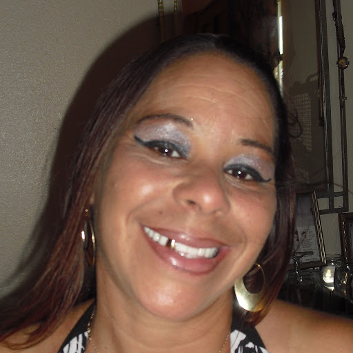Sandy Santiago Photo 43