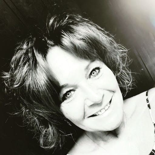 Catherine Metzger Photo 17