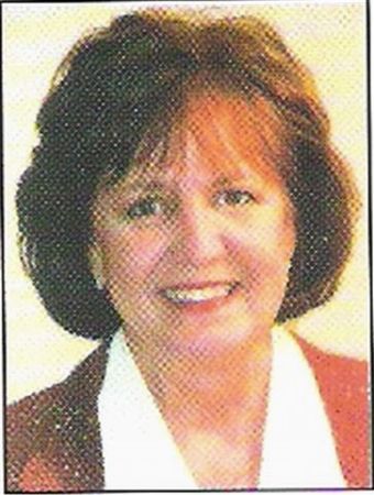 Sarah Dennis Photo 19