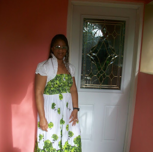 Roxanne Taylor Photo 10