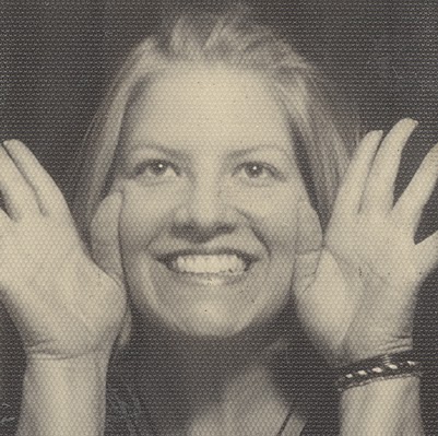 Robyn Wells Photo 29