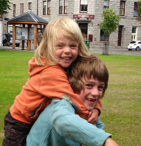 Elizabeth Watts Photo 14