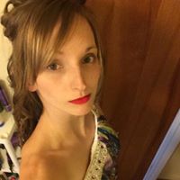 Elizabeth Creamer Photo 18
